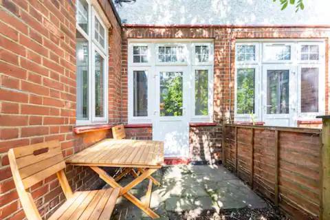 Apartamento Garden Flat In Central Location Londres Exterior foto